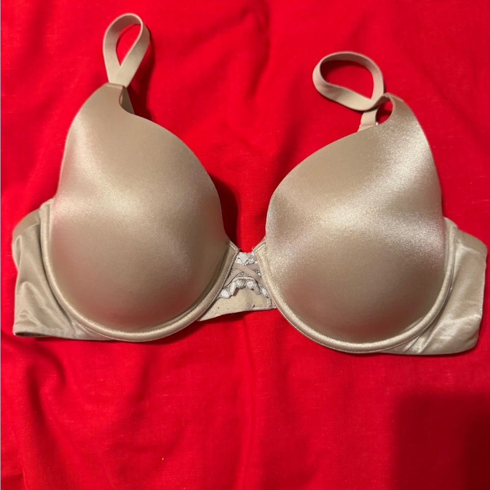 Maidenform Cream Underwire Bra with Smooth Padded Cups
